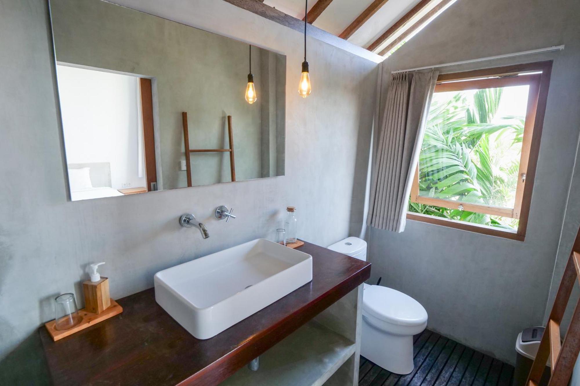 007 Surfhouse Bali Hotel อูงาซัน ภายนอก รูปภาพ