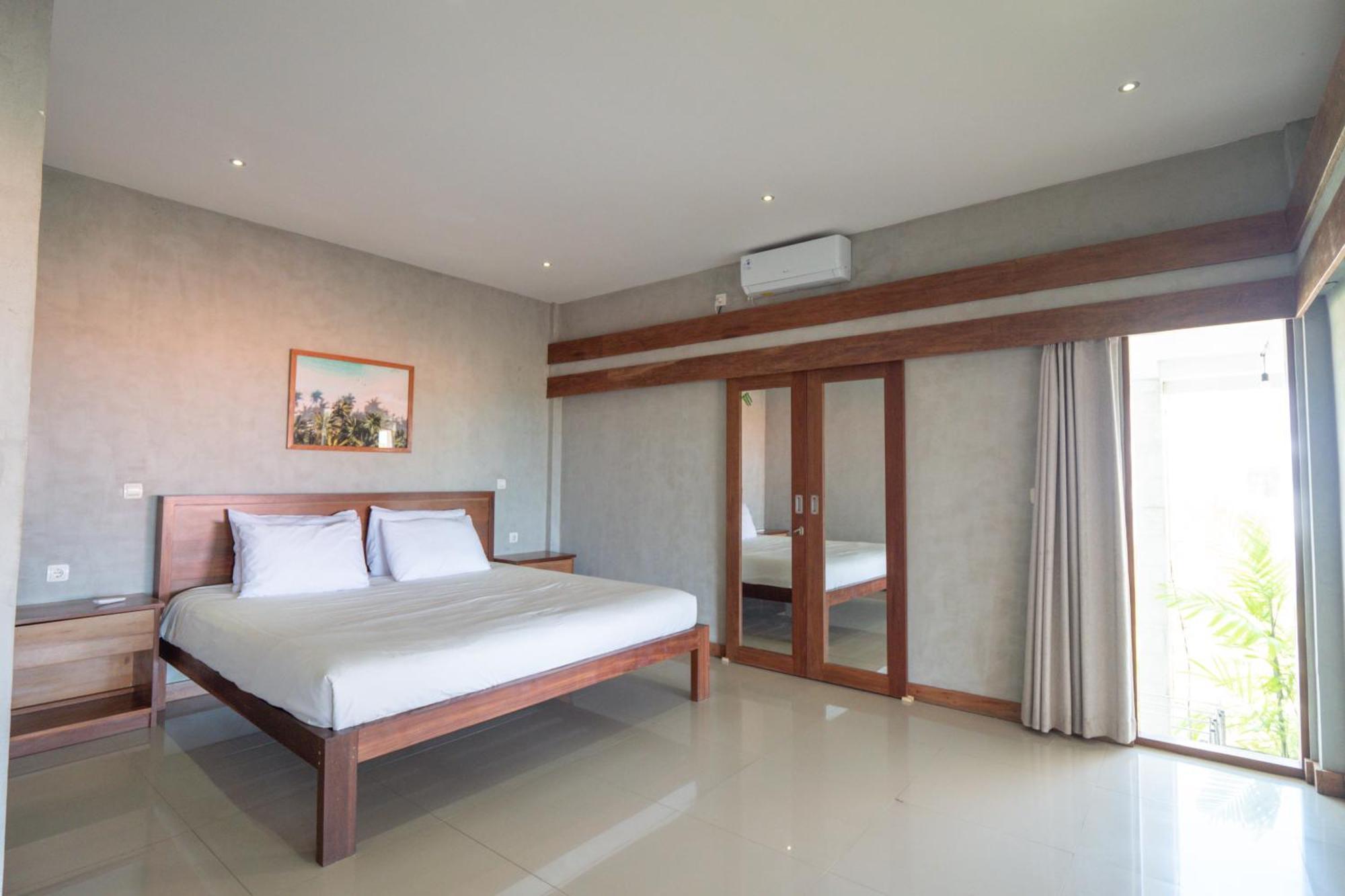 007 Surfhouse Bali Hotel อูงาซัน ภายนอก รูปภาพ