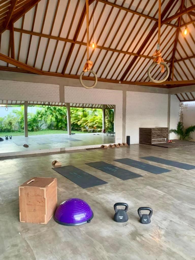 007 Surfhouse Bali Hotel อูงาซัน ภายนอก รูปภาพ